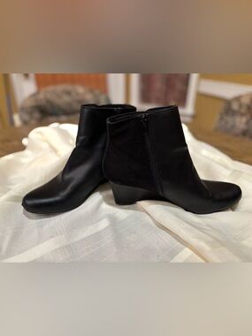 Naturalizer Black Leather & Suede Ankle Booties